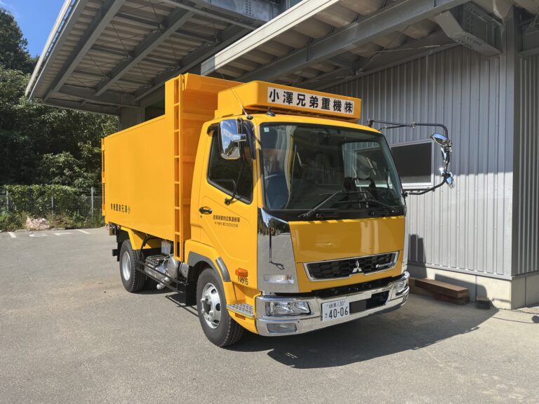 4tダンプ　新車の納車です